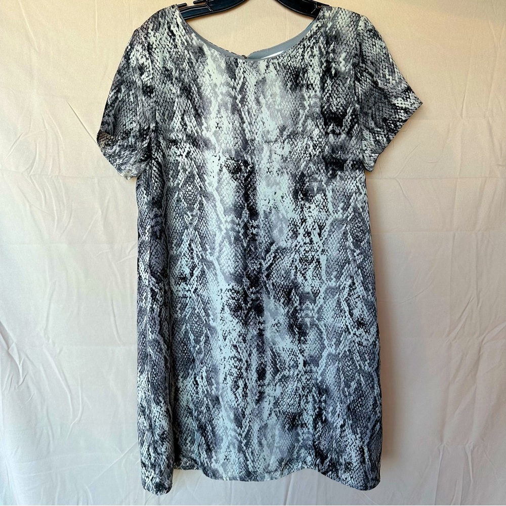 Leela & Lavender snake print shift dress
